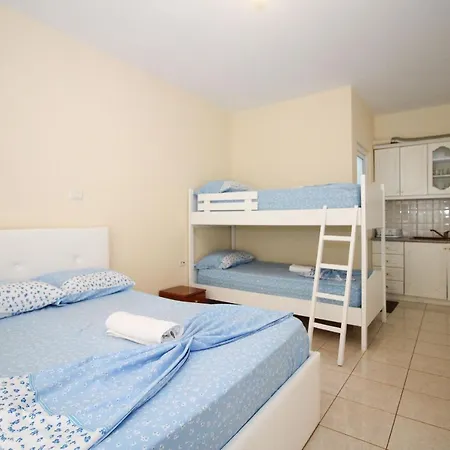 Vila Zira *