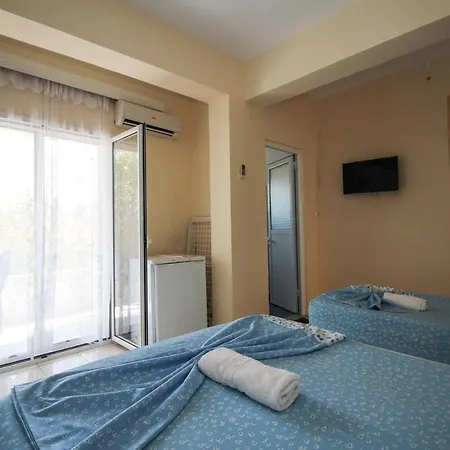 Ξενοδοχείο Vila Zira Εξαμίλιο