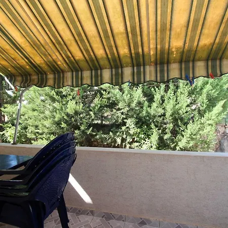 Vila Zira Ξενοδοχείο Εξαμίλιο