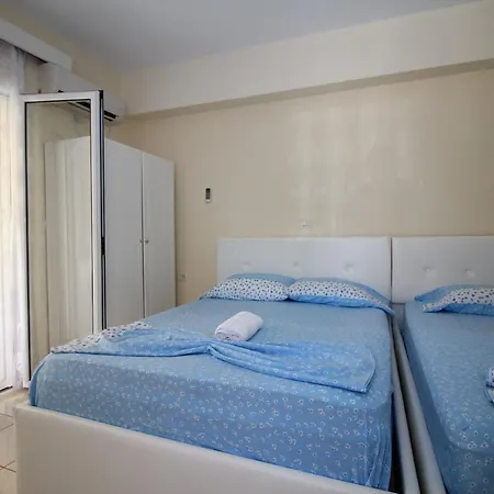 Ξενοδοχείο Vila Zira Εξαμίλιο