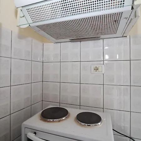 Vila Zira Εξαμίλιο