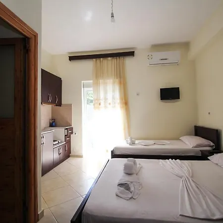 Vila Zira فندق *