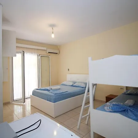 Ξενοδοχείο Vila Zira